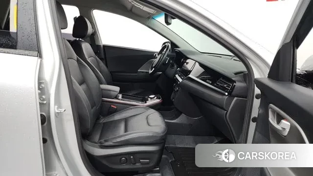 Kia Niro Plus 2022 Серебряный из Кореи, фото 2