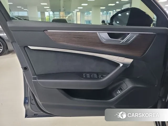 Audi A6 (C8) 2024 Синий из Кореи, фото 2