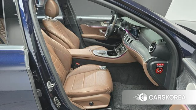 Mercedes-Benz E-Class W213 2022 Синий из Кореи, фото 2