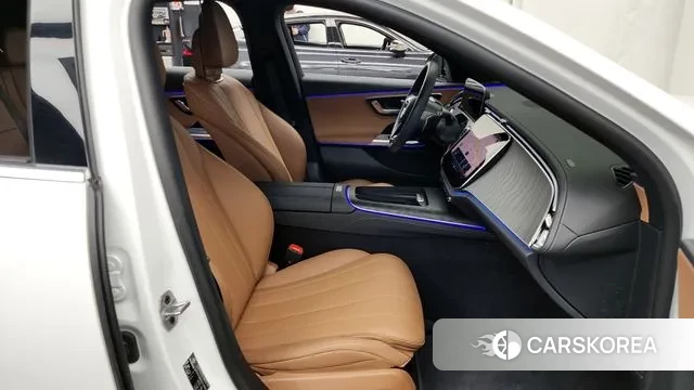 Mercedes-Benz E-Class W214 2025 Белый из Кореи, фото 2