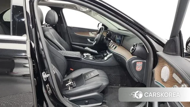 Mercedes-Benz E-Class W213 2018 Черный из Кореи, фото 2