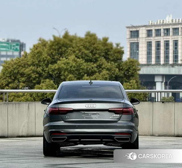 Audi A4L 2025 Темно-серый из Китая, фото 2