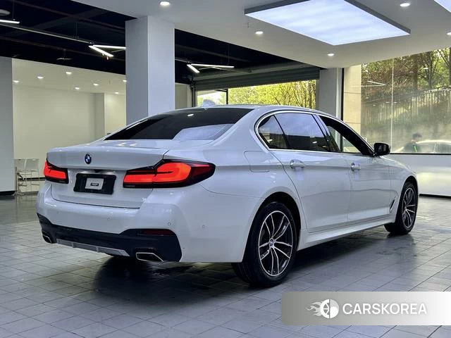 BMW 5 series 2022 Белый из Китая, фото 2
