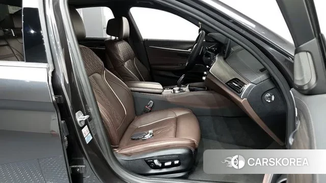 BMW 5 Series (G30) 2020 Серый из Кореи, фото 2