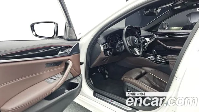 BMW 5 Series (G30) 2022 Белый из Кореи, фото 2