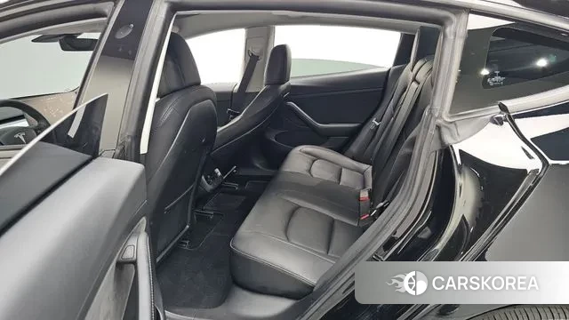 Tesla Model 3 2021 Черный из Кореи, фото 2