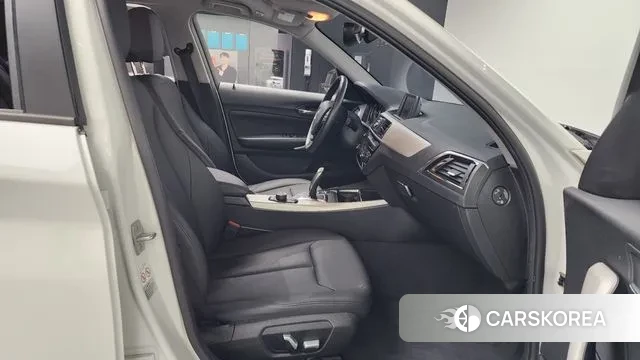 BMW 1 Series (F20) 2018 Белый из Кореи, фото 2