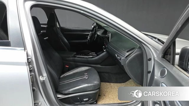 Hyundai Sonata (DN8) 2021 Серебристо-серый из Кореи, фото 2