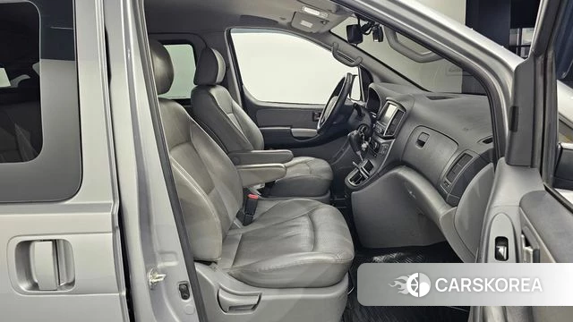 Hyundai The New Grand Starex 2019 Серебристо-серый из Кореи, фото 2