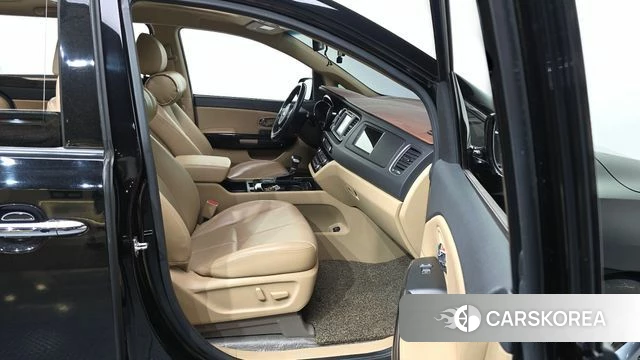 Kia All New Carnival 2018 Черный из Кореи, фото 2