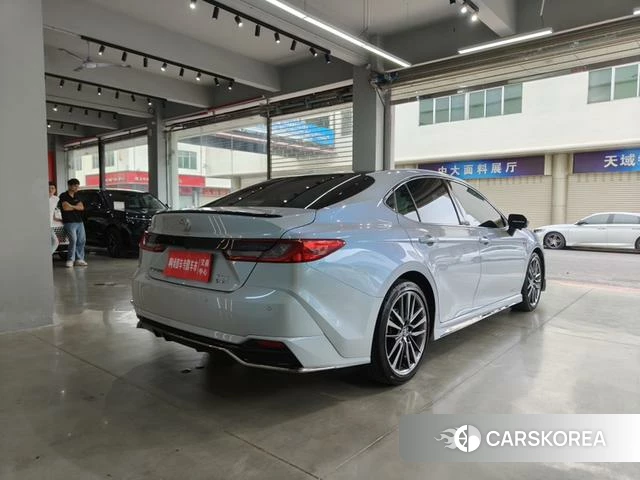 Toyota Camry 2024 Белый из Китая, фото 2