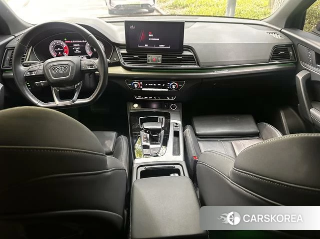 Audi Q5L Sportback 2021 Темно-серый из Китая, фото 2