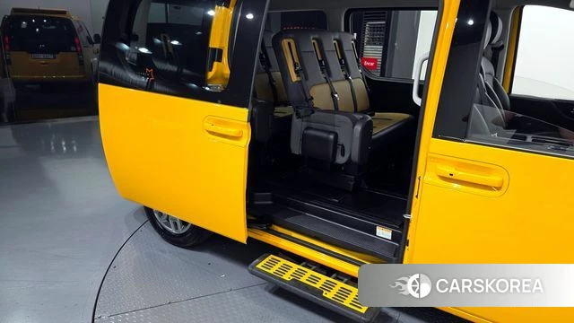 Hyundai Staria 2021 Желтый из Кореи, фото 2