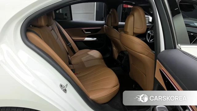 Mercedes-Benz E-Class W214 2025 Белый из Кореи, фото 2