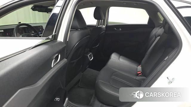 Kia The New K5 3rd generation 2024 Белый из Кореи, фото 2