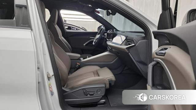 Audi Q5 (80A) 2025 Белый из Кореи, фото 2