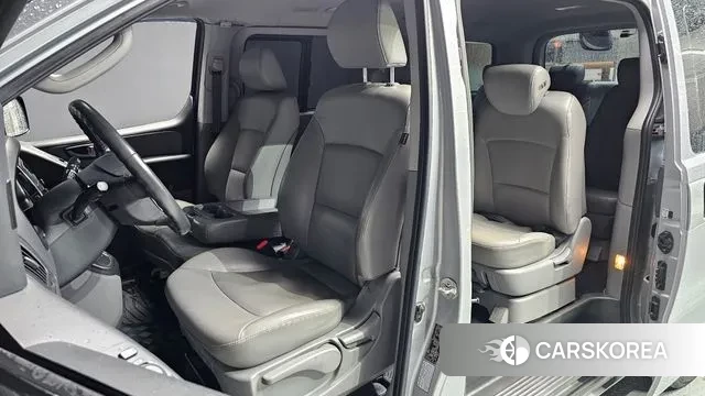 Hyundai The New Grand Starex 2019 Серебристо-серый из Кореи, фото 2