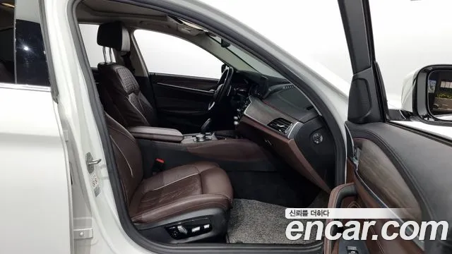 BMW 5 Series (G30) 2018 Белый из Кореи, фото 2