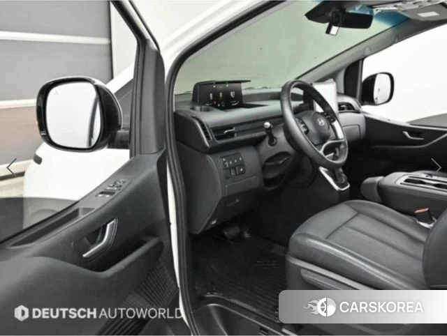 Hyundai Staria 2025 Белый из Кореи, фото 2