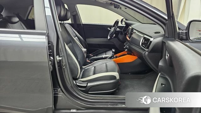 Kia Stonic 2019 Серый из Кореи, фото 2