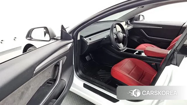 Tesla Model 3 2022 Белый из Кореи, фото 2