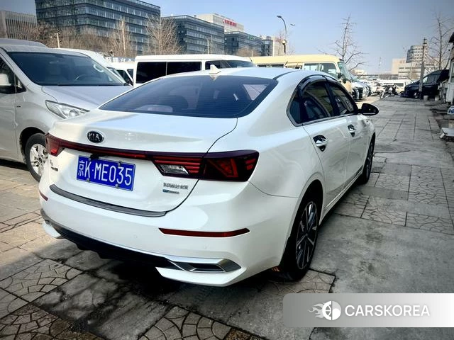 Kia K3 2021 Белый из Китая, фото 2