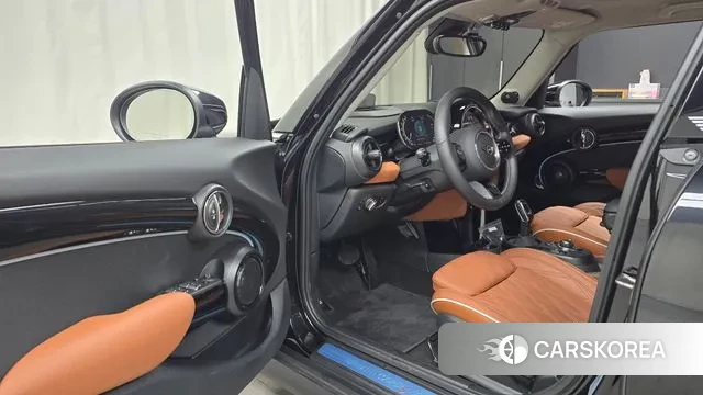 Mini Cooper S 2023 Черный из Кореи, фото 2