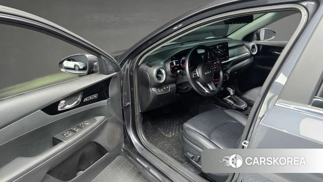 Kia The New K3 2nd generation 2021 Серый из Кореи, фото 2