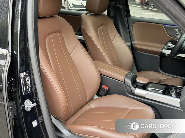 Mercedes-Benz GLB 2022 Черный из Китая, фото 2