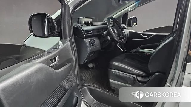 Hyundai Staria 2022 Серебряный из Кореи, фото 2