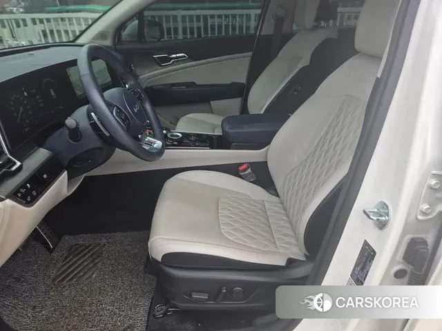 Kia Sportage 5th Generation Hybrid 2023 Белый из Кореи, фото 2