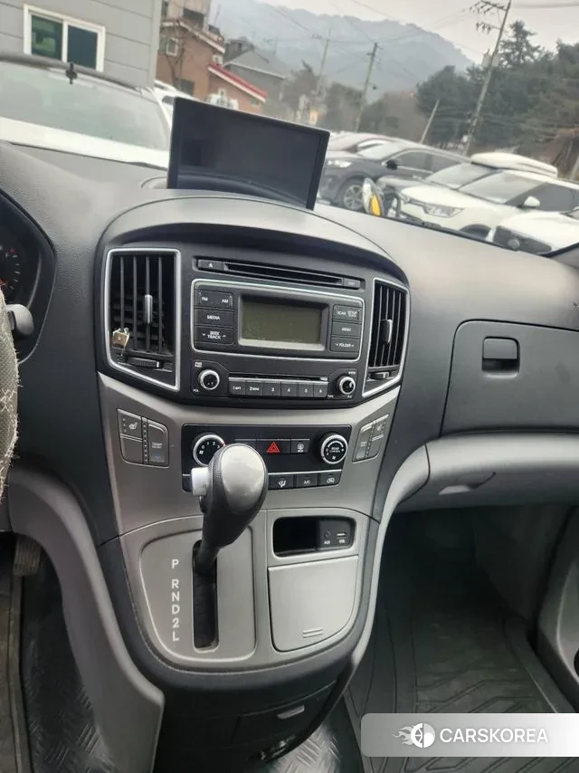 Hyundai The New Grand Starex 2018 Желтый из Кореи, фото 2