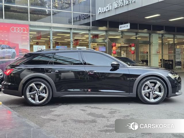 Audi A6 (import) 2023 Черный из Китая, фото 2