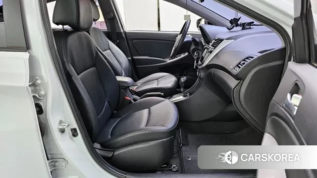 Hyundai Accent (New type) 2018 Белый из Кореи, фото 2