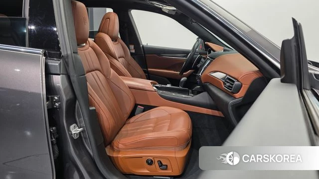 Maserati Levante 2018 Серый из Кореи, фото 2