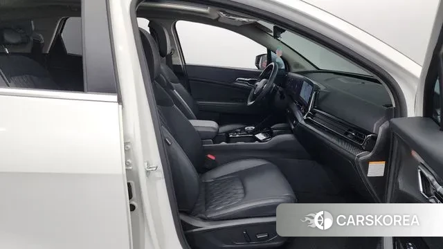 Kia Sportage 5th Generation Hybrid 2023 Белый из Кореи, фото 2