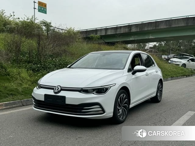 Volkswagen Golf 2024 Белый из Китая, фото 2