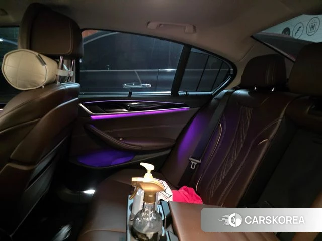 BMW 5 Series (G30) 2022 Белый из Кореи, фото 2