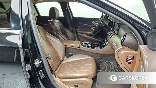 Mercedes-Benz E-Class W213 2019 Черный из Кореи, фото 2
