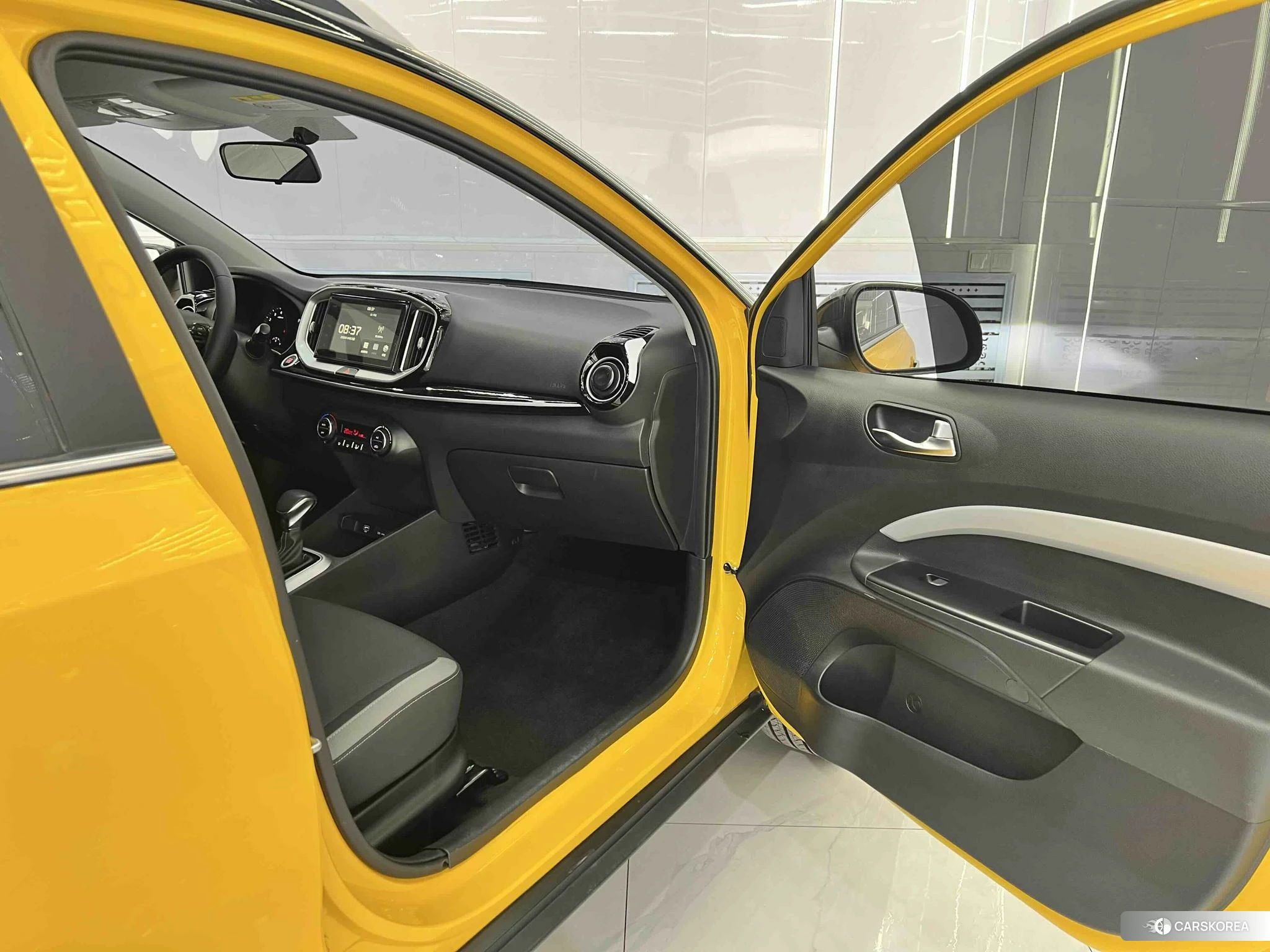 Kia KX1 2021 Желтый из Китая, фото 2