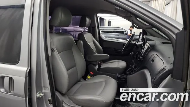 Hyundai The New Grand Starex 2021 Серебристо-серый из Кореи, фото 2