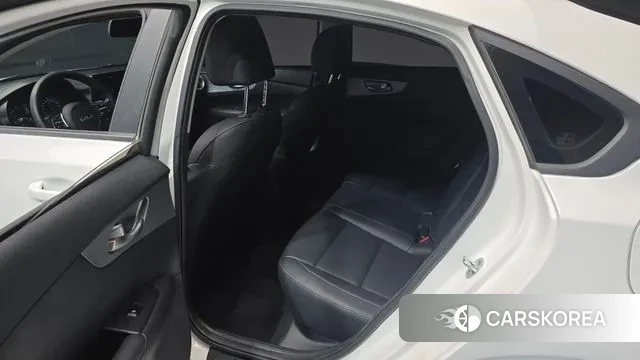 Kia The New K3 2nd generation 2022 Белый из Кореи, фото 2