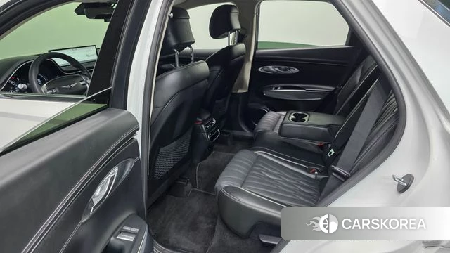 Genesis GV70 2023 Белый из Кореи, фото 2