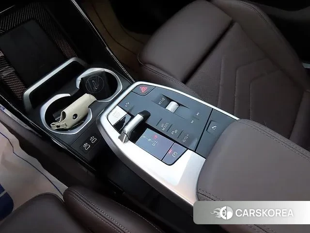 BMW X1 (U11) 2024 Темно-зеленый из Кореи, фото 2