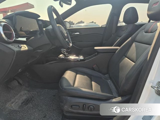 Chevrolet (GM Daewoo) Trax Crossover 2023 Белый из Кореи, фото 2