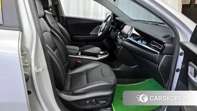 Kia Niro Plus 2022 Серебряный из Кореи, фото 2