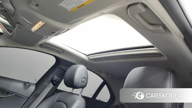 Mercedes-Benz C-Class W205 2019 Белый из Кореи, фото 2