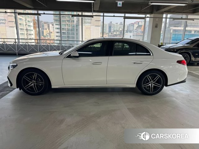 Mercedes-Benz E-Class W214 2025 Белый из Кореи, фото 2