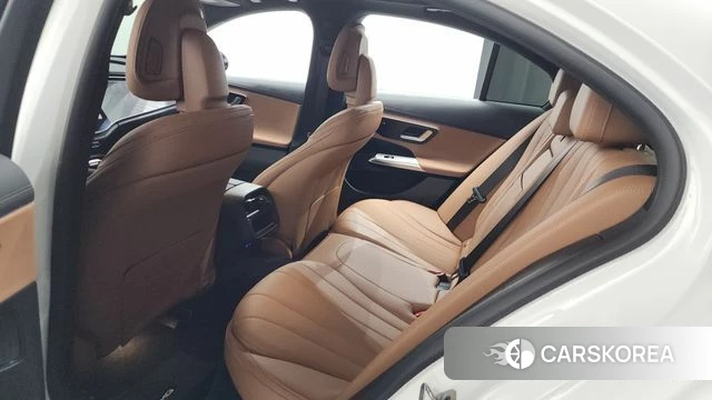 Mercedes-Benz E-Class W214 2025 Белый из Кореи, фото 2