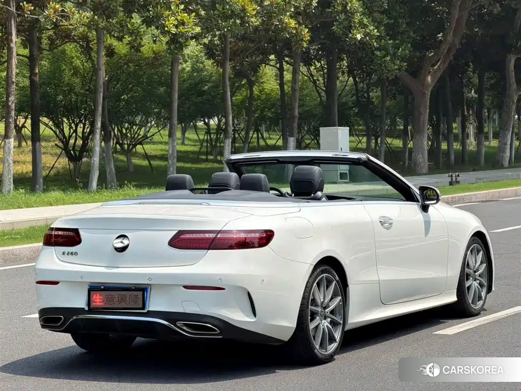Mercedes-Benz E-Class 2022 Белый из Китая, фото 2